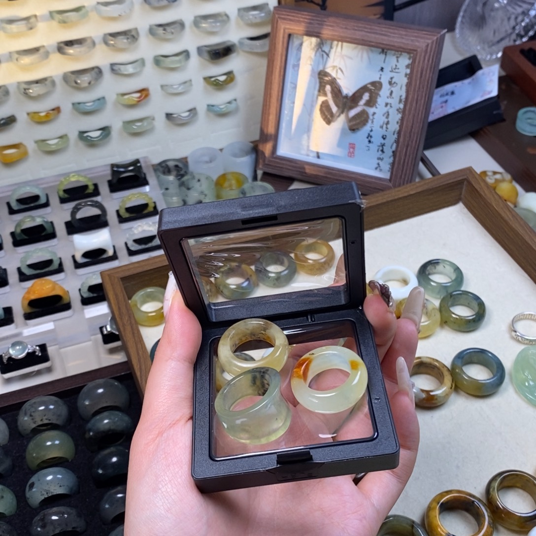 蛇纹石玉未镶嵌戒指