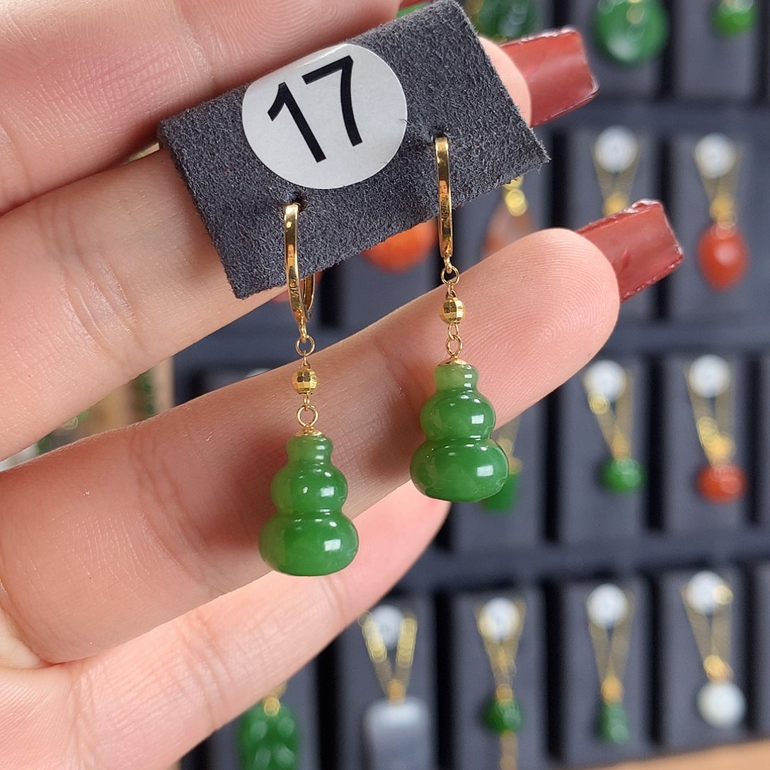 和田玉耳饰18K金镶嵌17