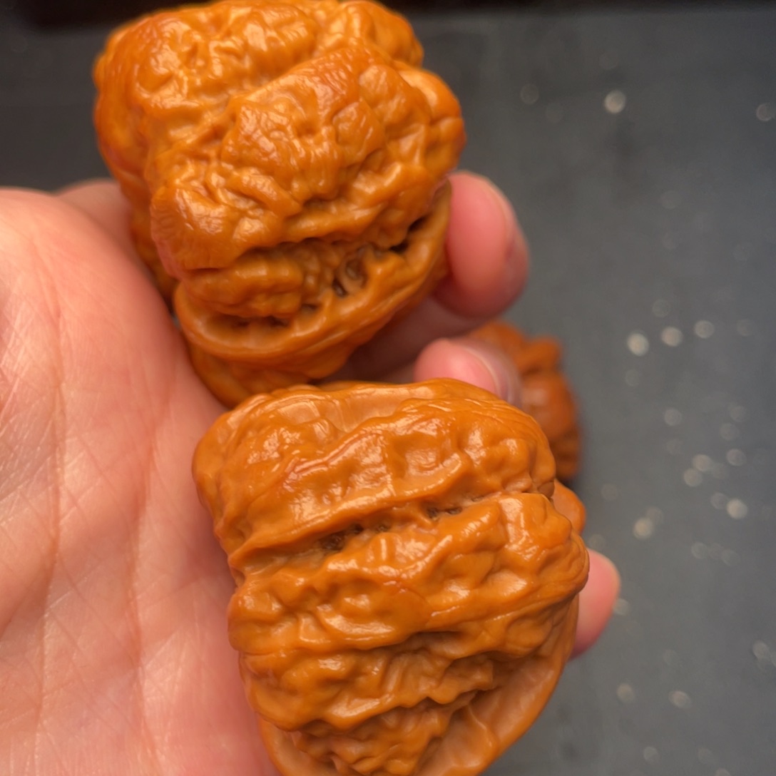 文玩核桃吊坠秦岭野生文玩核桃