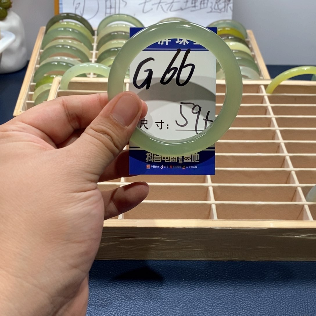 岫玉手镯未镶嵌手镯