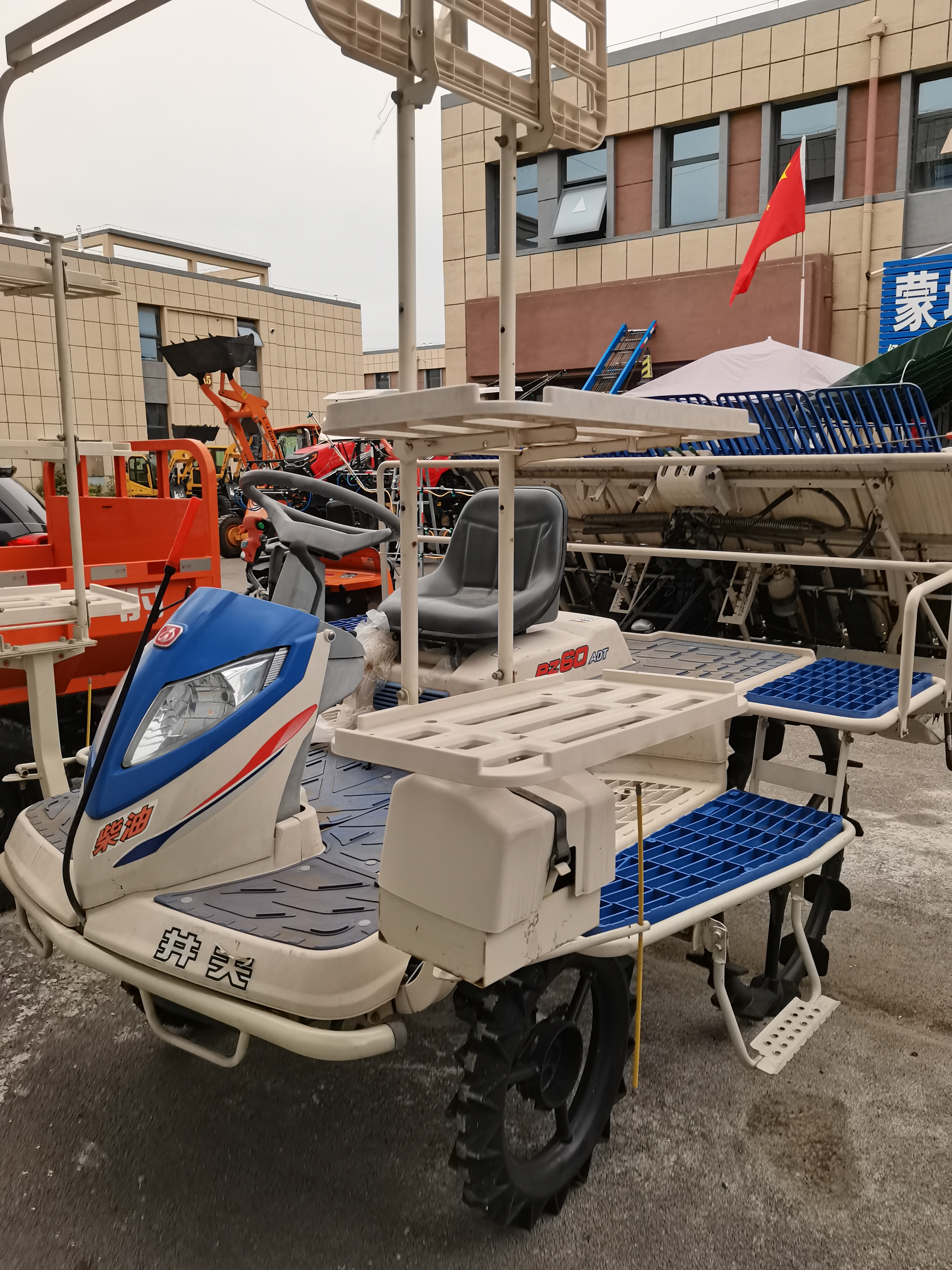 高速插秧机防紫外线白钢管遮阳棚