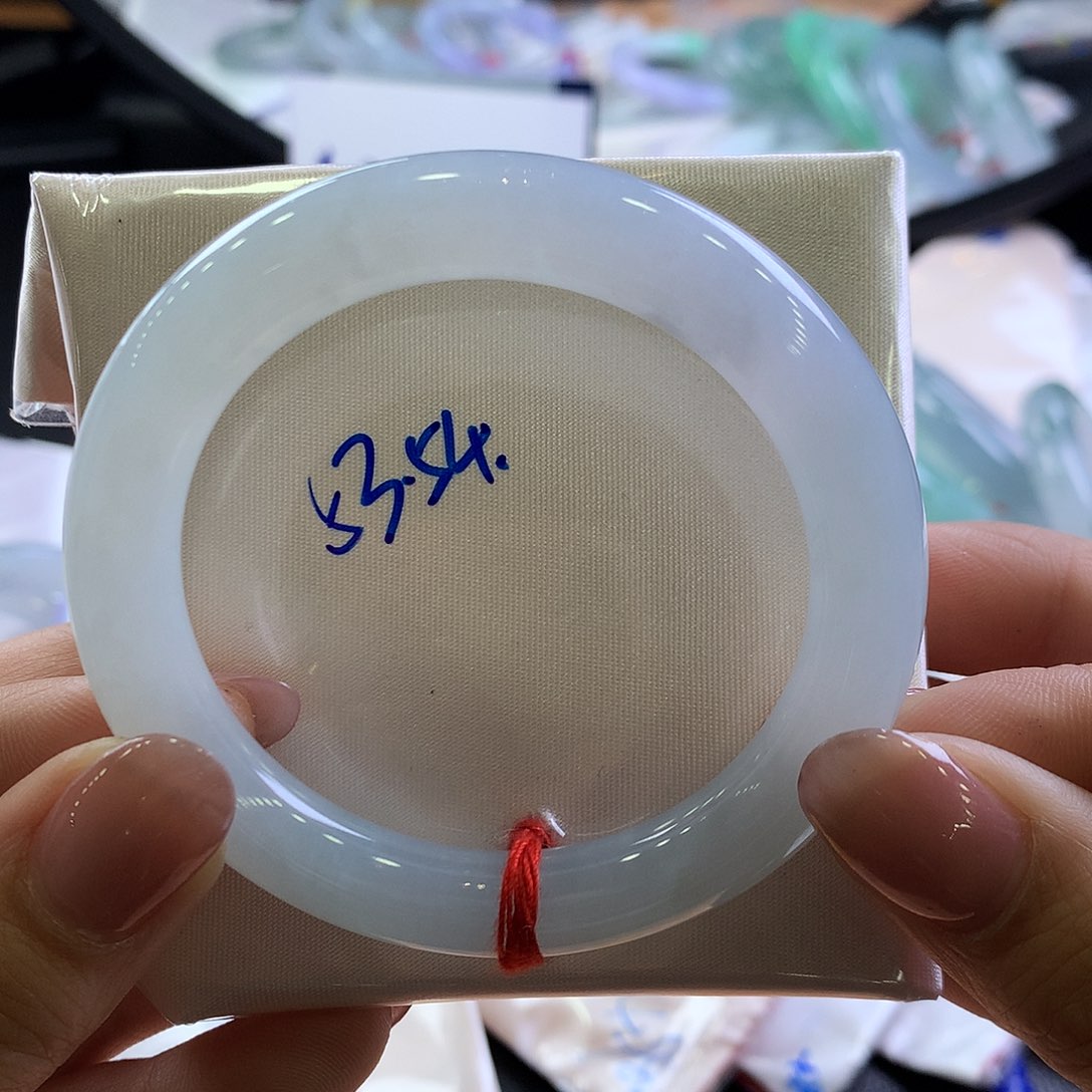 翡翠手镯未镶嵌5354元