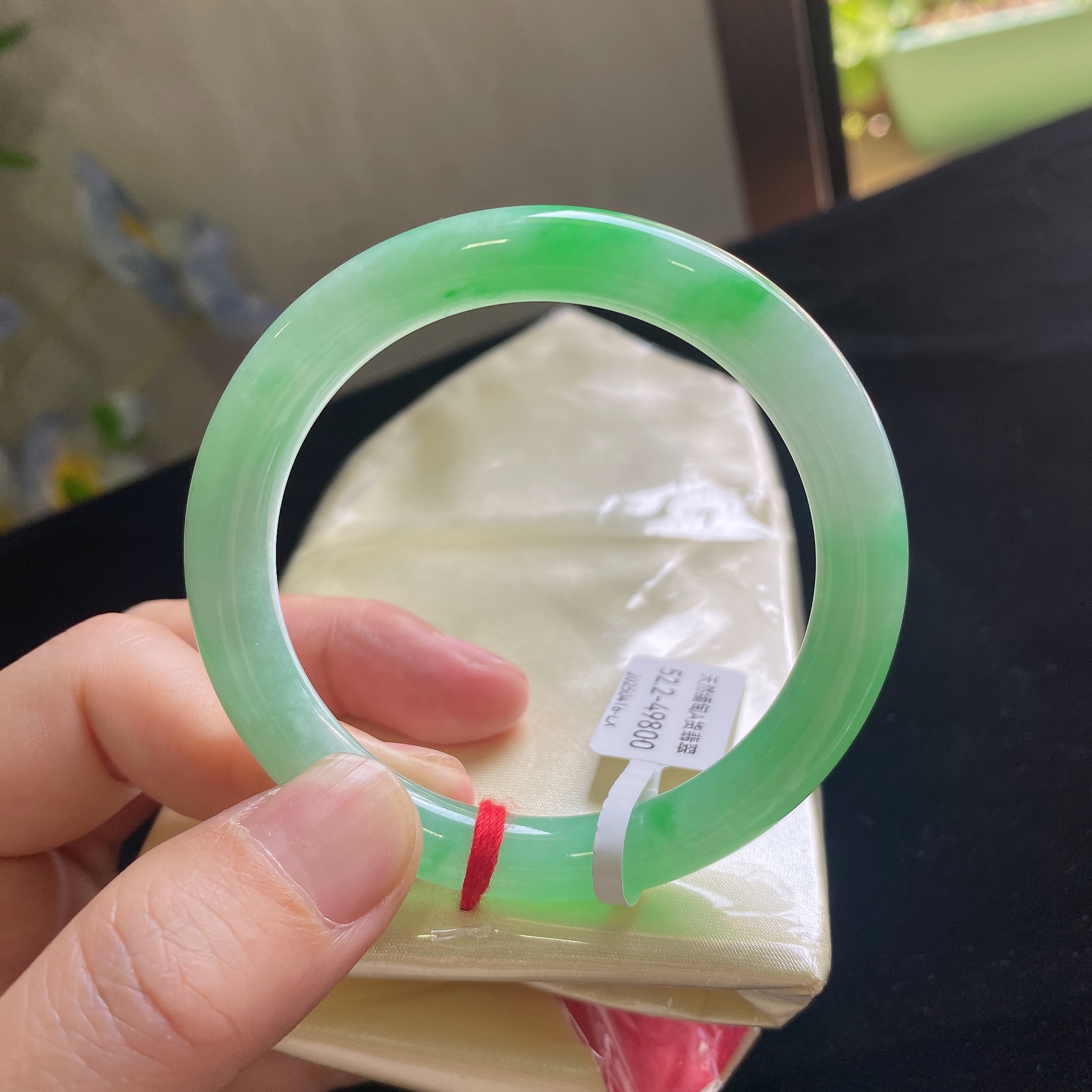缅甸天然A货翡翠上等玉手镯子翡翠直播间上新品阳绿圆条小52圈口