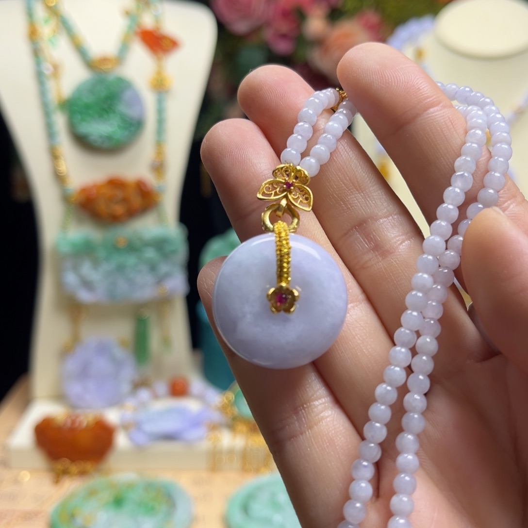 翡翠颈饰未镶嵌紫