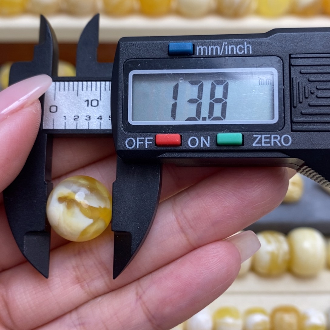 蜜蜡珠宝奇石未镶嵌