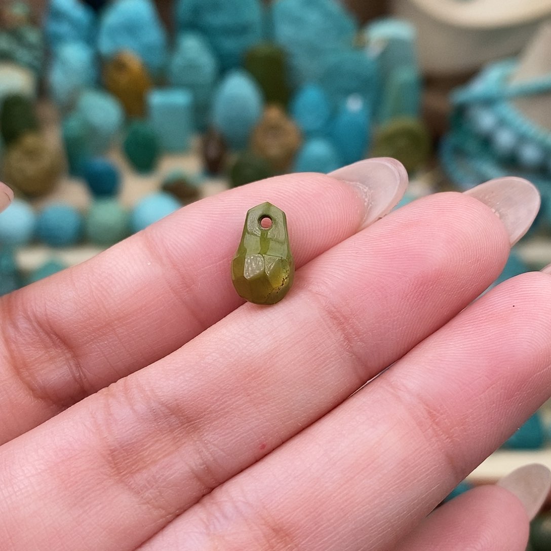 未镶嵌绿松石珠宝奇石