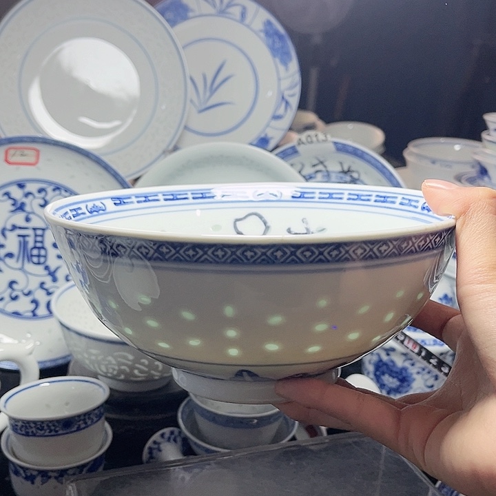 碗青花玲珑八寸龙纹碗