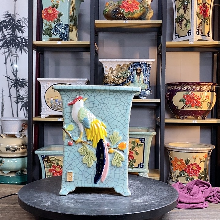 紫砂花盆Y**R48。        