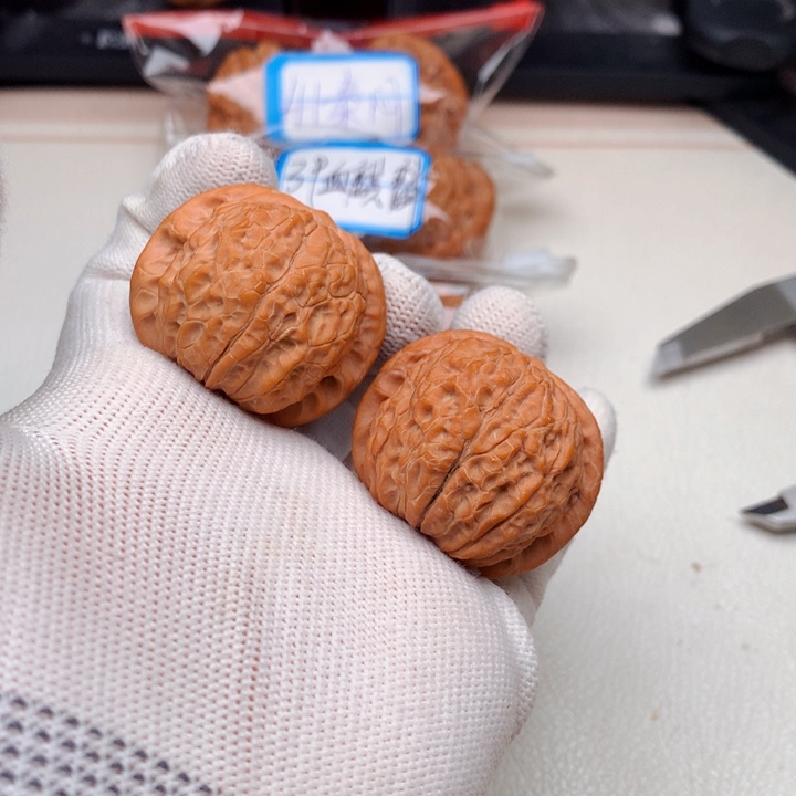 夏***冷文玩核桃吊坠37尺血麒麟