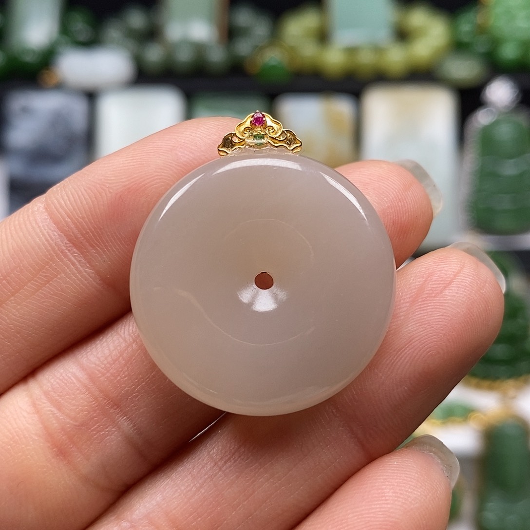 和田玉颈饰18K金镶嵌