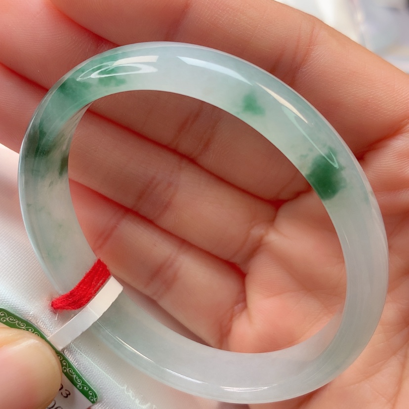 【闪购商品】翡翠手镯（贵妃镯）未镶嵌天然翡翠手镯
