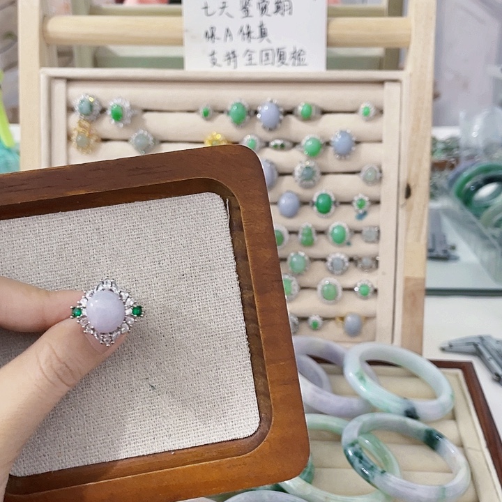 翡翠未镶嵌颈饰天然翡翠Ａ货