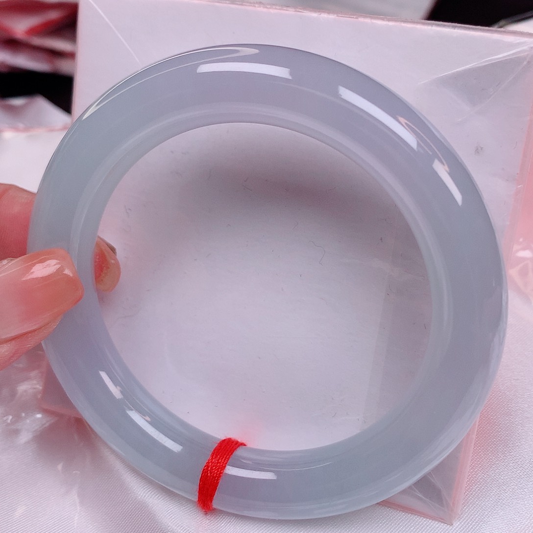 翡翠手镯未镶嵌02 57+ 翡翠手镯