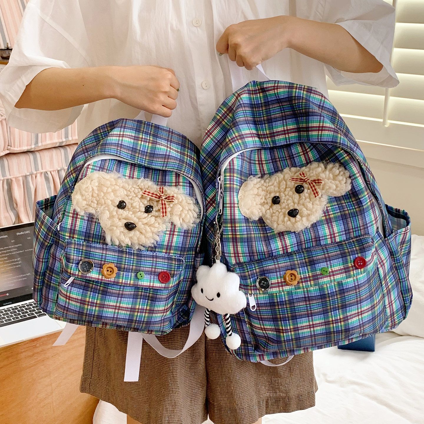 日系小众小狗书包新款ins复古通勤格子百搭大容量双肩包背包