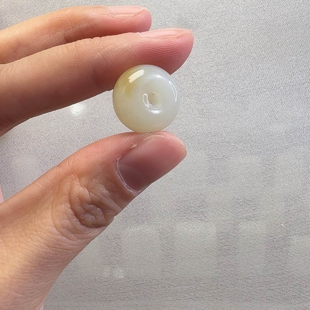 和田玉颈饰未镶嵌且末金山糖白3.8g