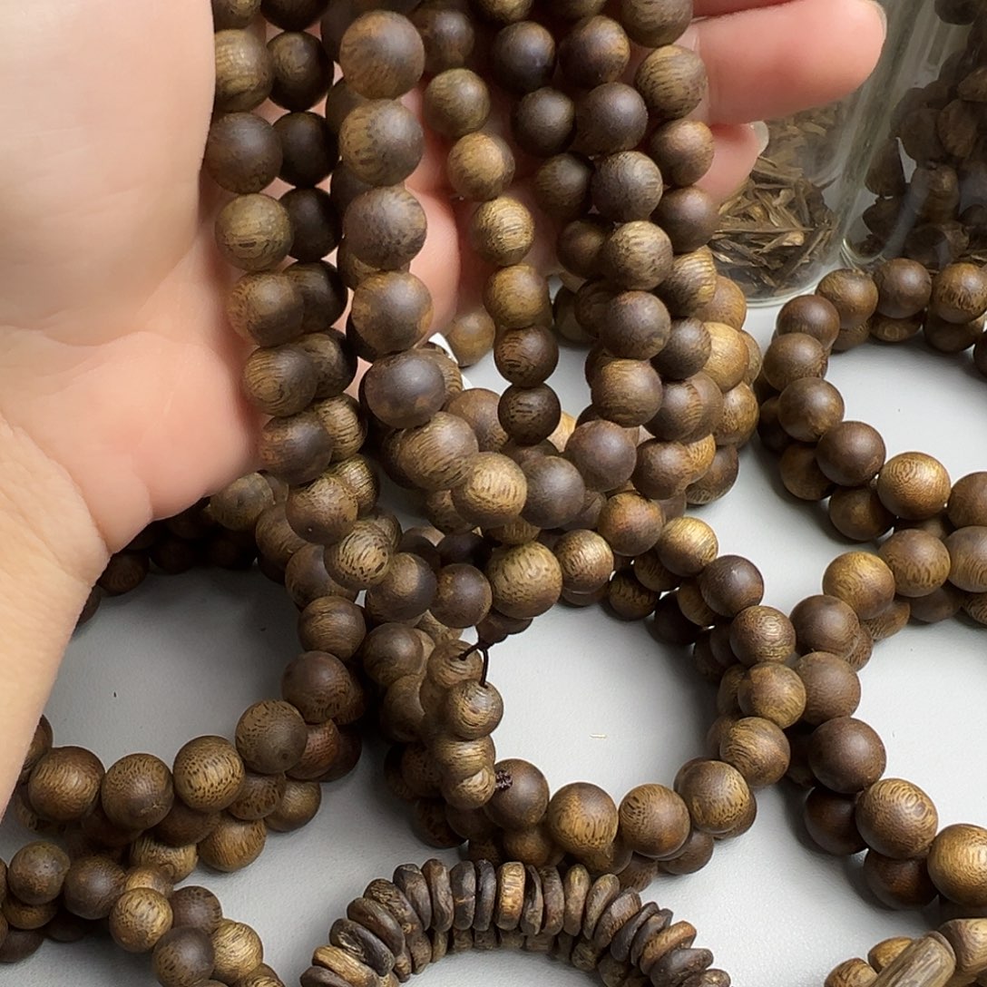 走***…沉香碎屑沉香奇楠红骨凹身高油脂卡9多圈38.5克