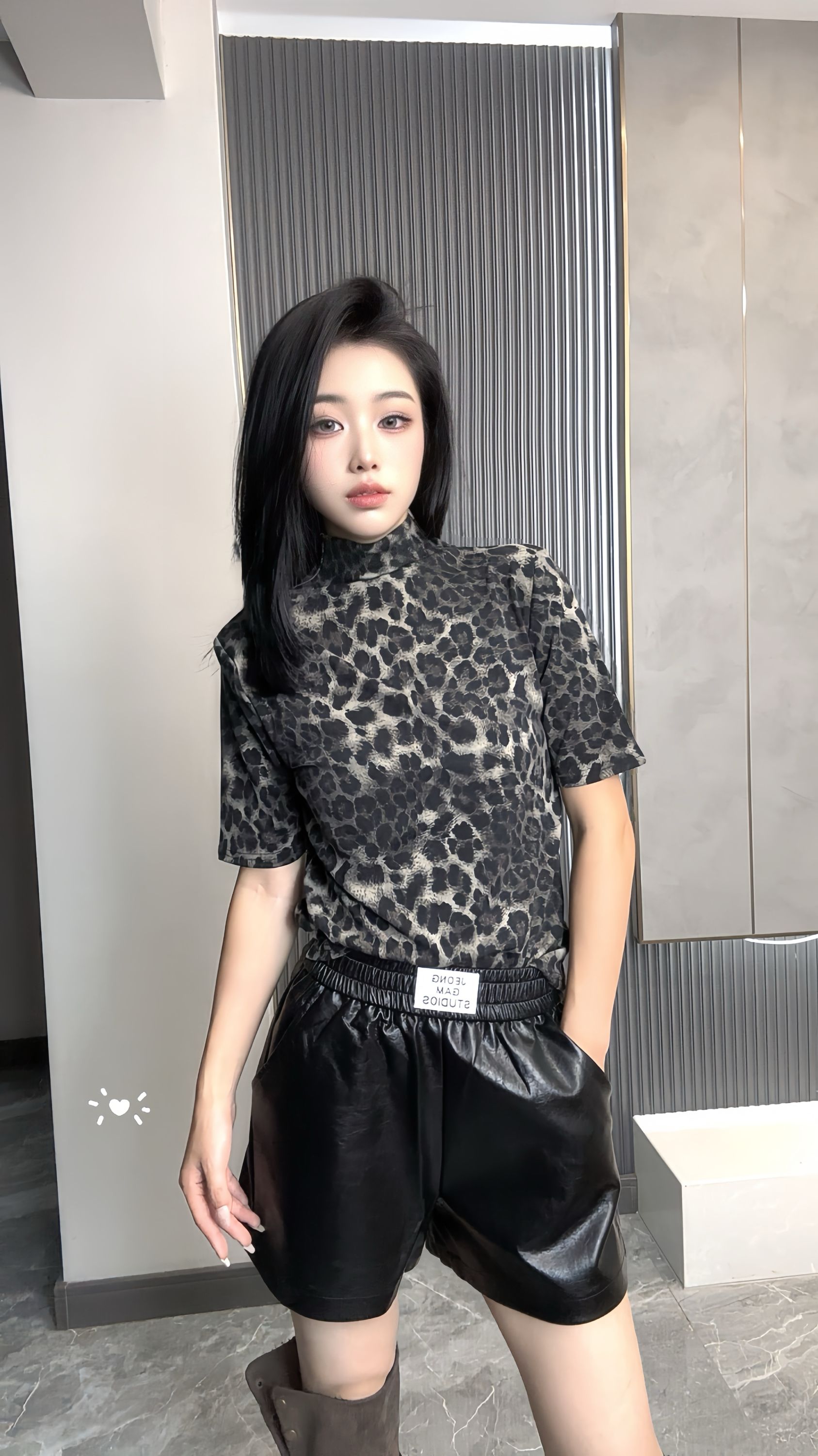 欧洲站25秋季新款豹纹半高领五分袖t恤女高级感洋气百搭套头上衣