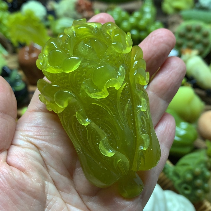 蛇纹石玉手把件未镶嵌