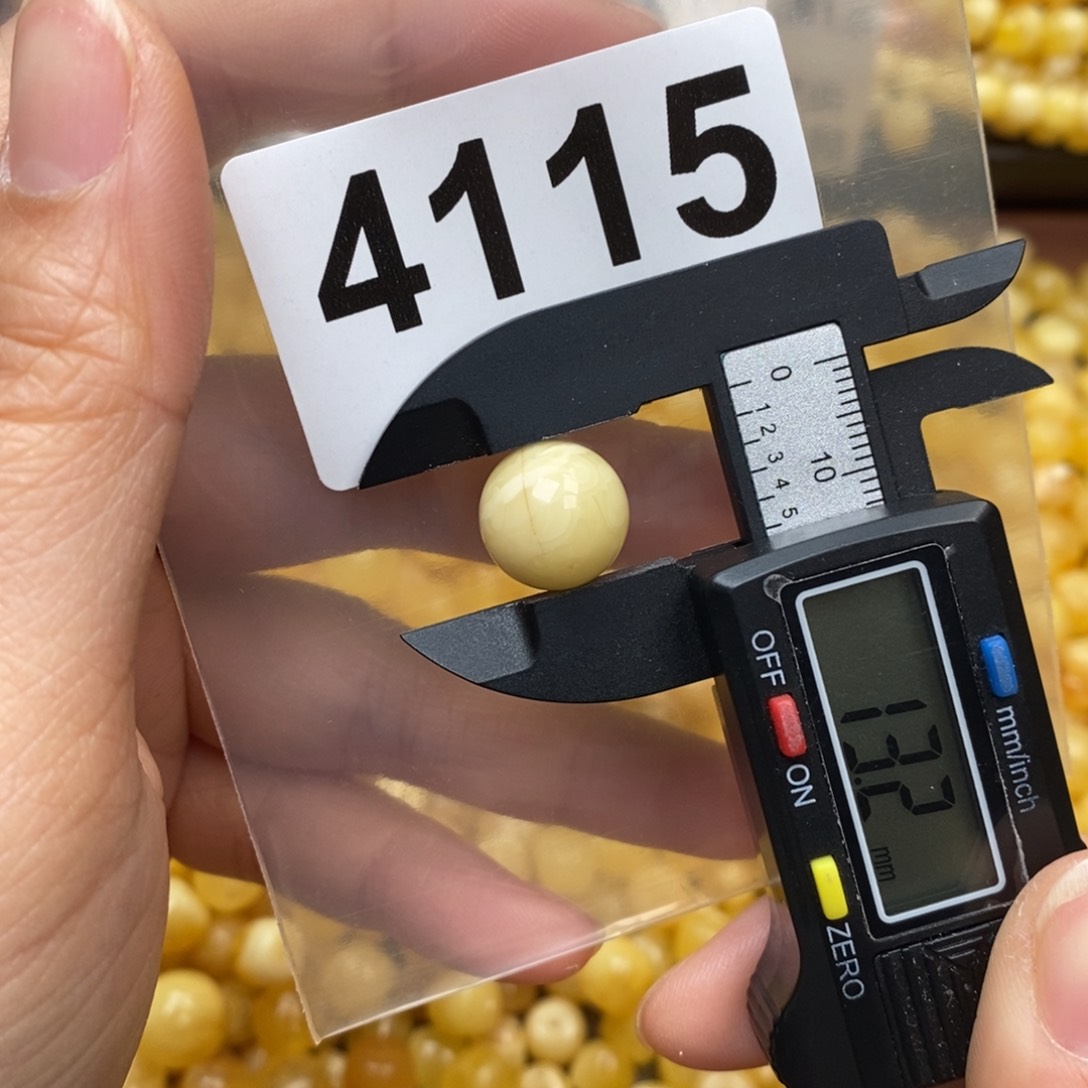 蜜蜡珠宝奇石未镶嵌