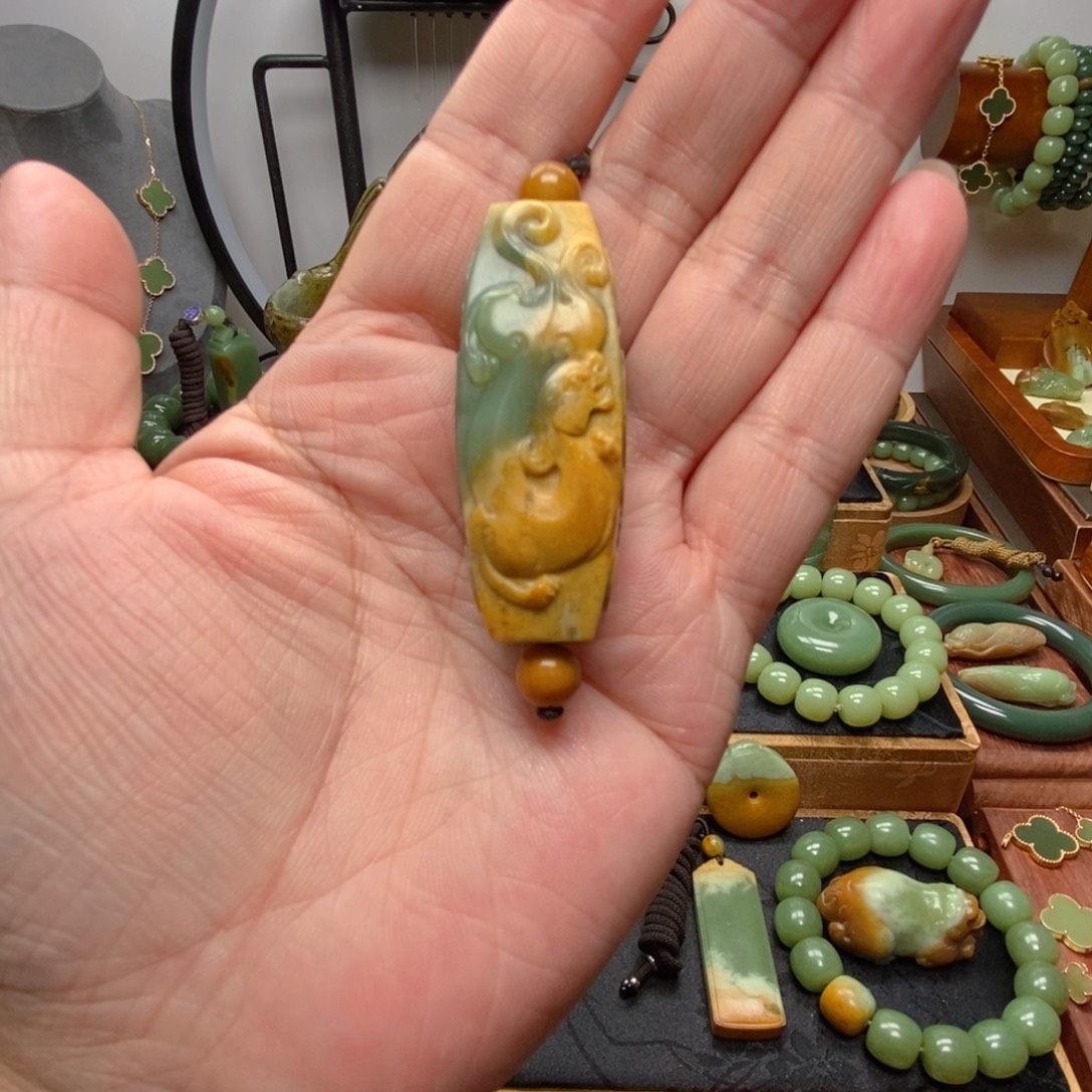 岫岩河磨玉（透闪石质玉）吊坠未镶嵌