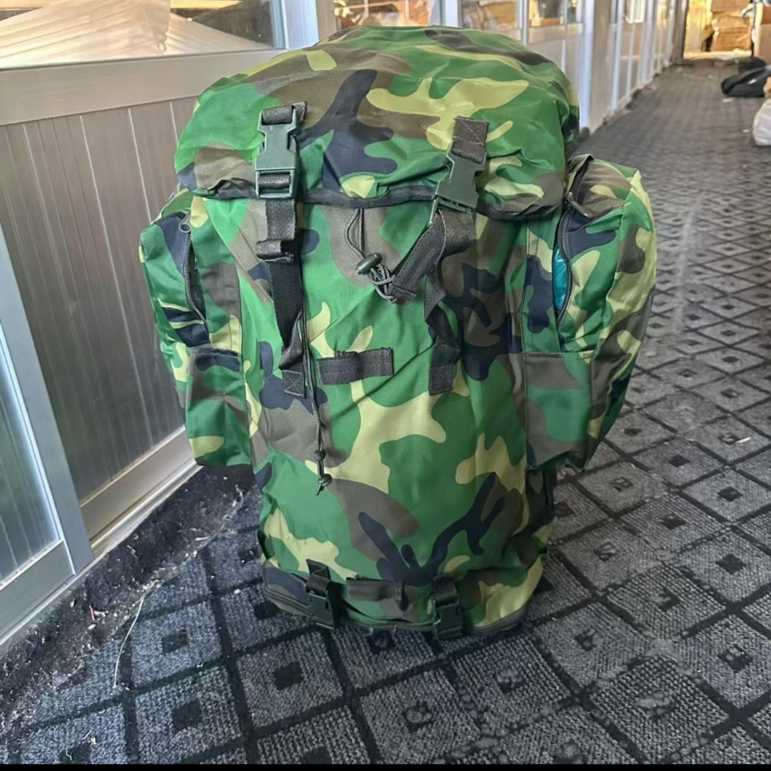 001老货库存双肩背包背囊57*32*22