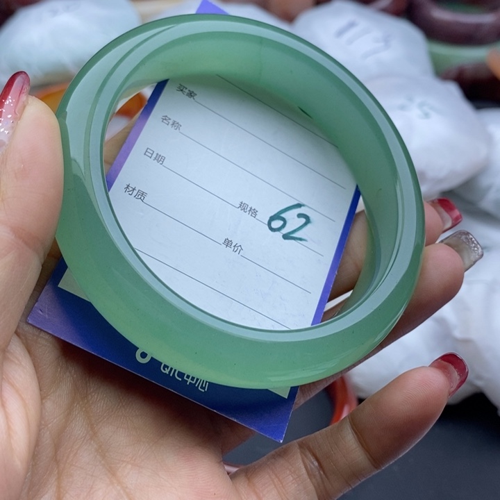 石英质玉手镯未镶嵌