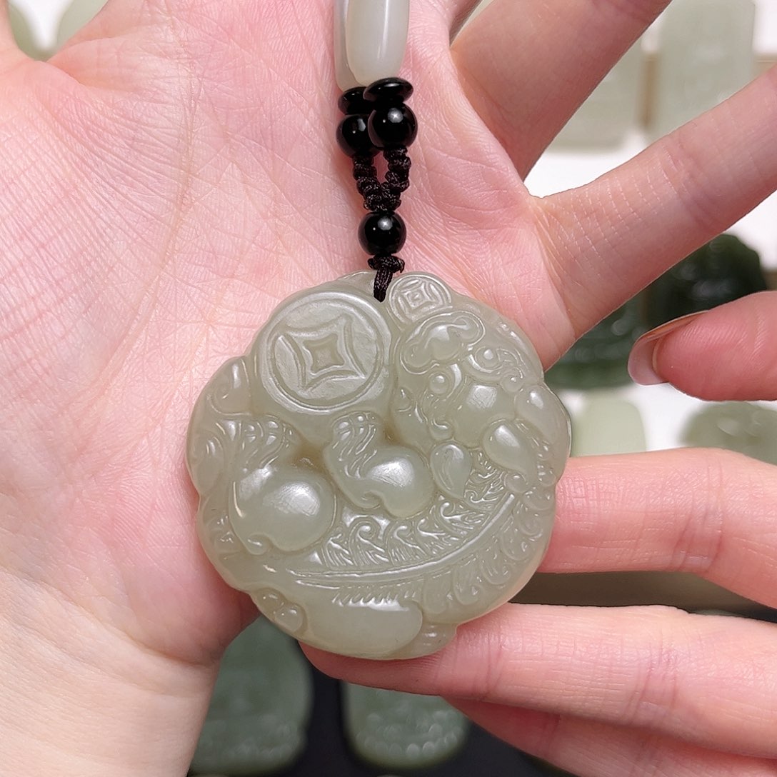 和田玉颈饰未镶嵌