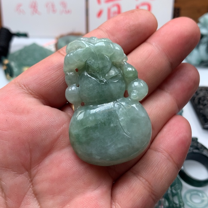 翡翠颈饰未镶嵌保真天然a货翡翠