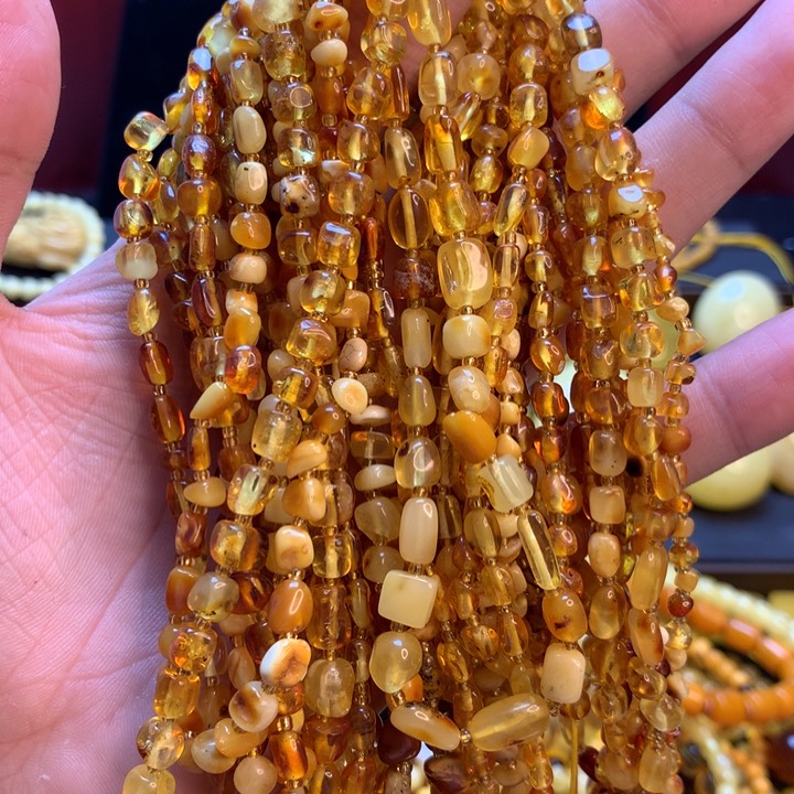 琥珀珠宝奇石未镶嵌