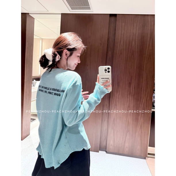 PEACHZHOU 针织华夫格磨烂弧摆字母印花宽松圆领长袖休闲潮感T恤