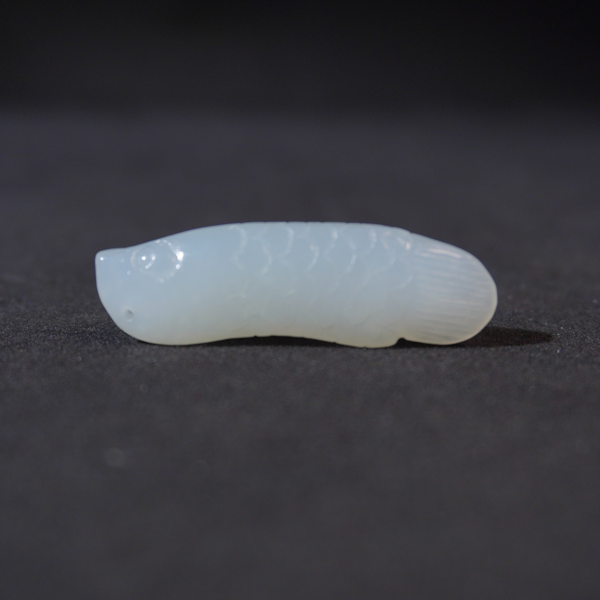 2NE3  清  和田玉鱼型吊坠