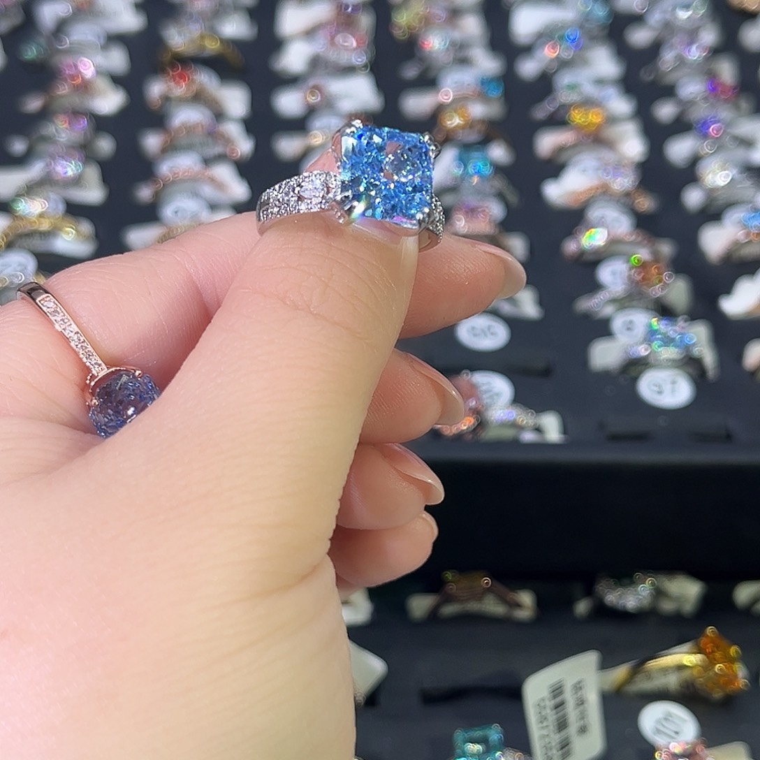 莫桑石非金属SH豪镶方形蓝冰花五卡-16