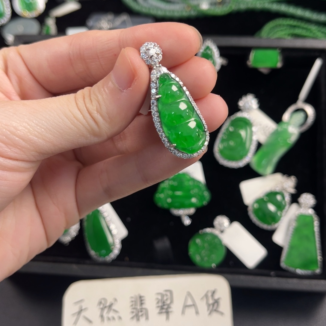翡翠银S925镶嵌戒指翡翠吊坠