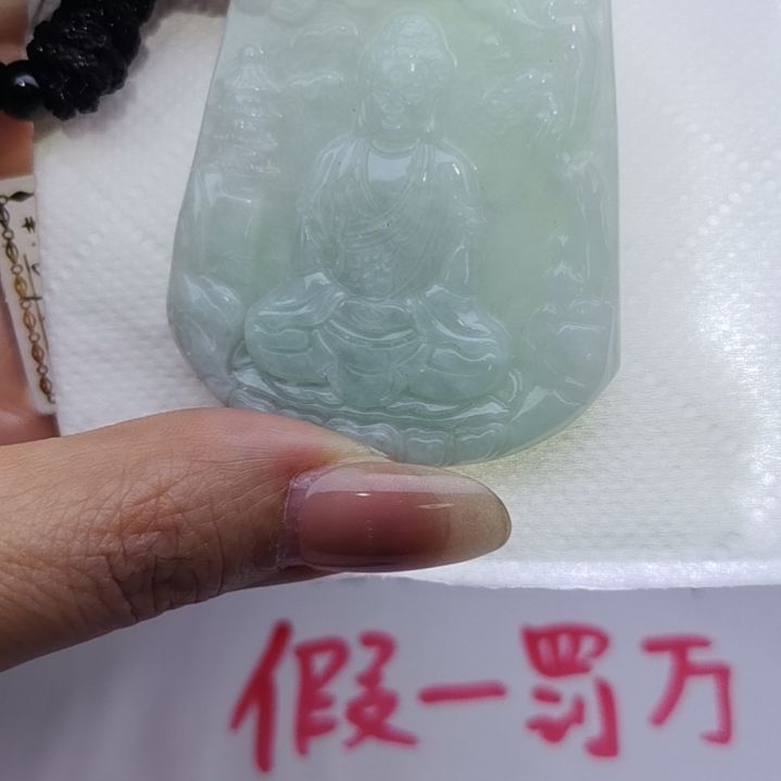 翡翠颈饰未镶嵌天然的A货翡翠