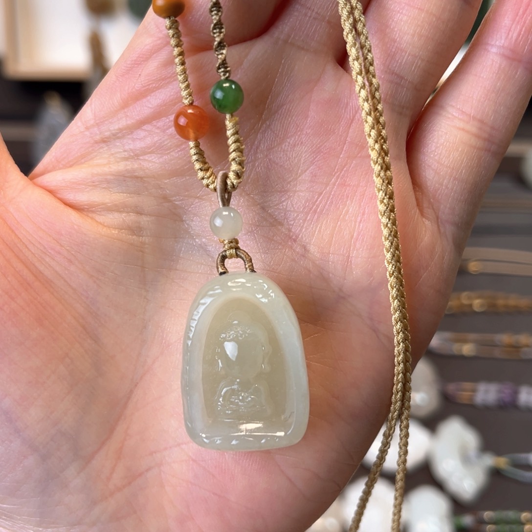 和田玉未镶嵌颈饰无相佛