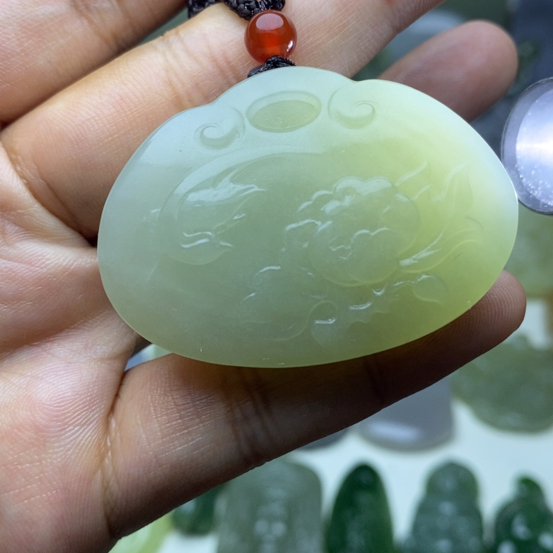 颈饰未镶嵌和田玉