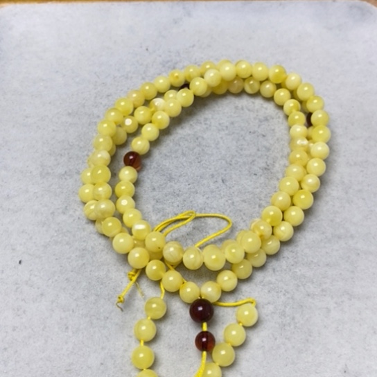 蜜蜡裸石未镶嵌串