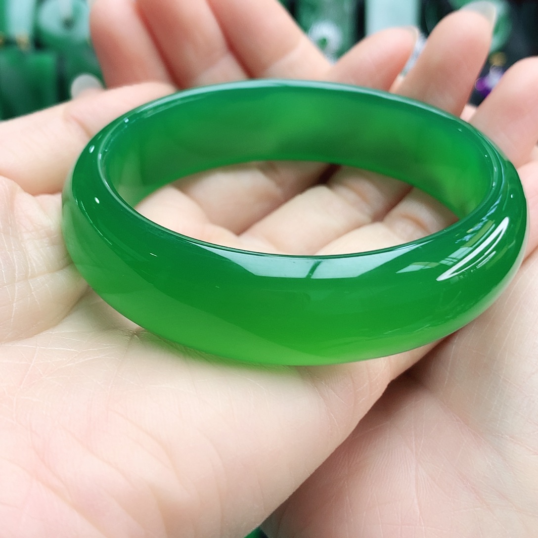 玛瑙/玉髓手镯未镶嵌?***森