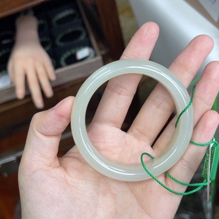 和田玉未镶嵌手镯52