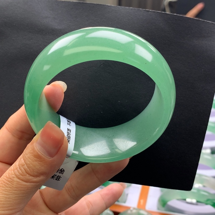 石英质玉未镶嵌手镯