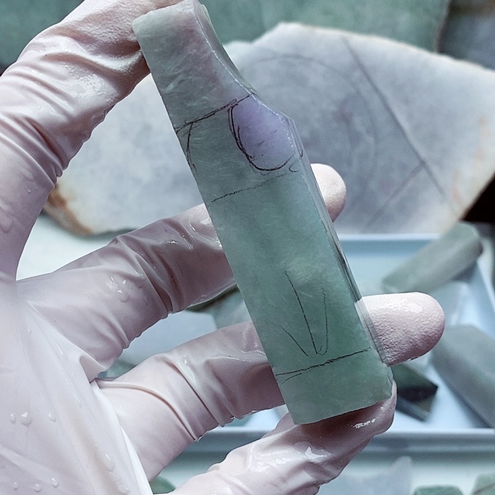 翡翠颈饰未镶嵌向**样缅甸翡翠A货边角