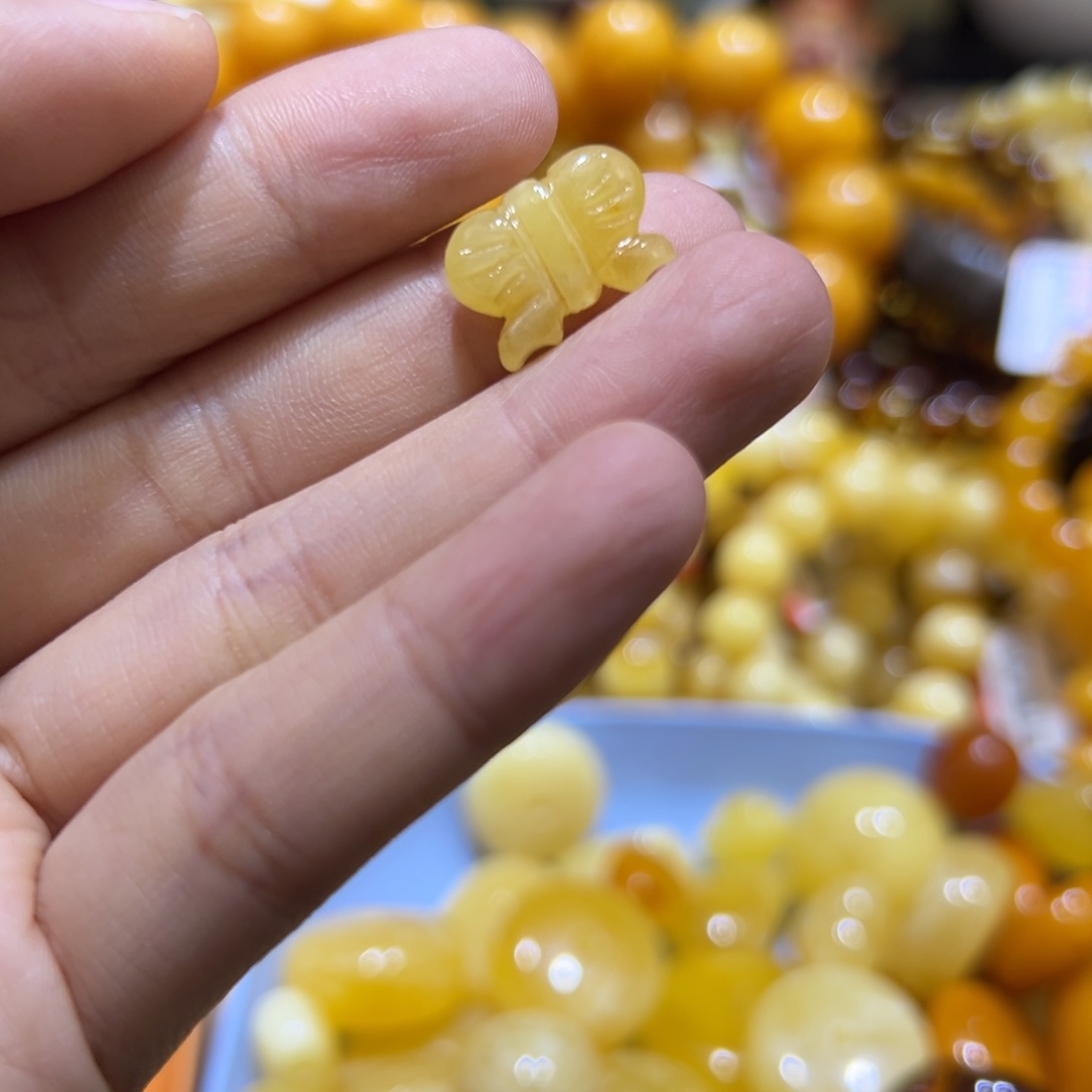 琥珀珠宝奇石未镶嵌