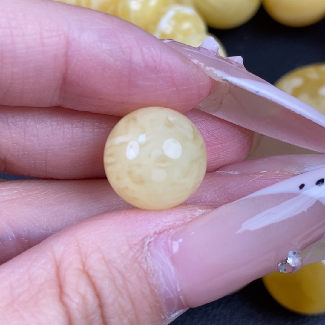 琥珀未镶嵌珠宝奇石240