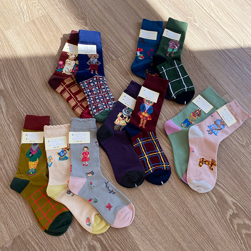 【老夫的少女心】 韩国订单小众插画师手绘女袜棉袜中筒袜四季款