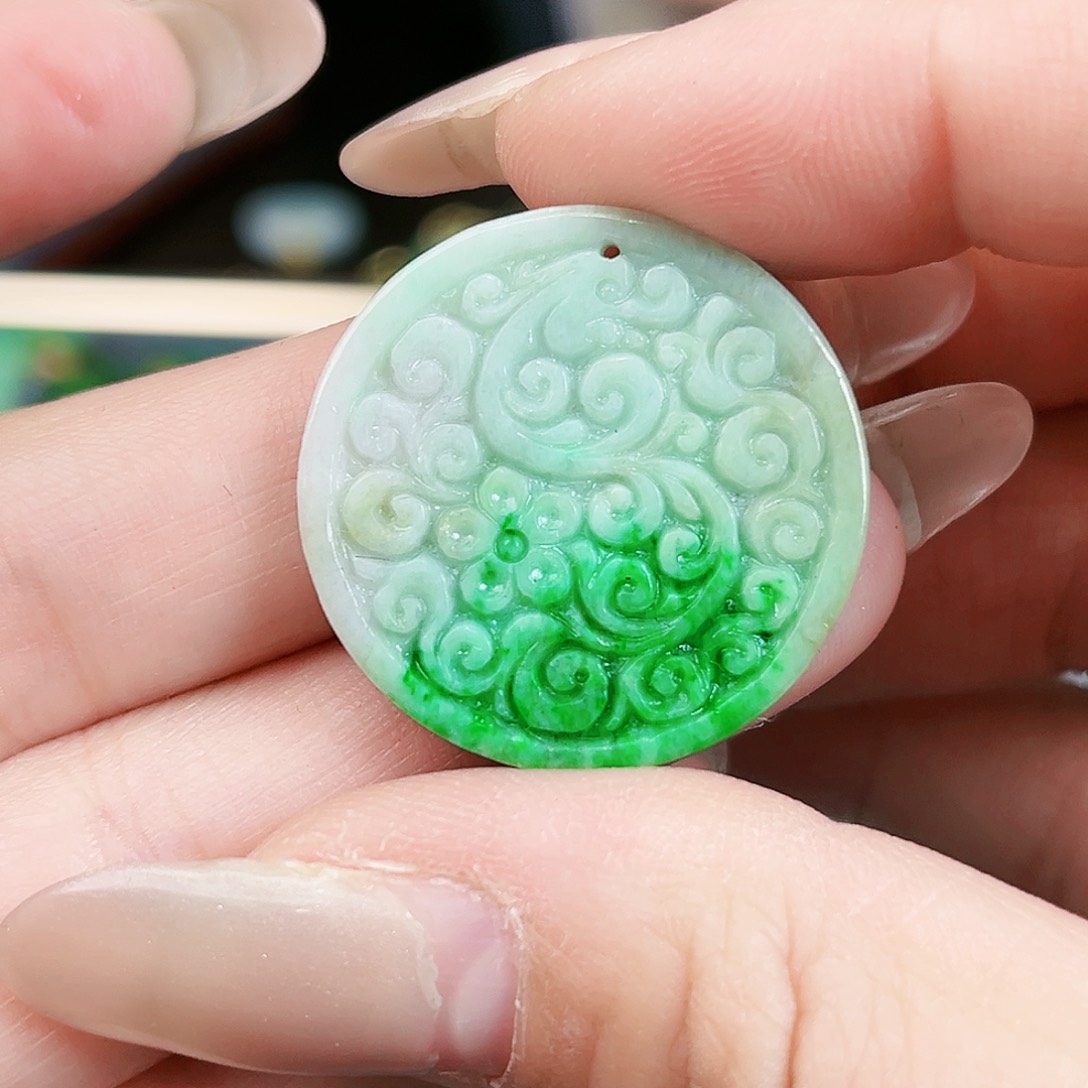 翡翠颈饰未镶嵌吊坠