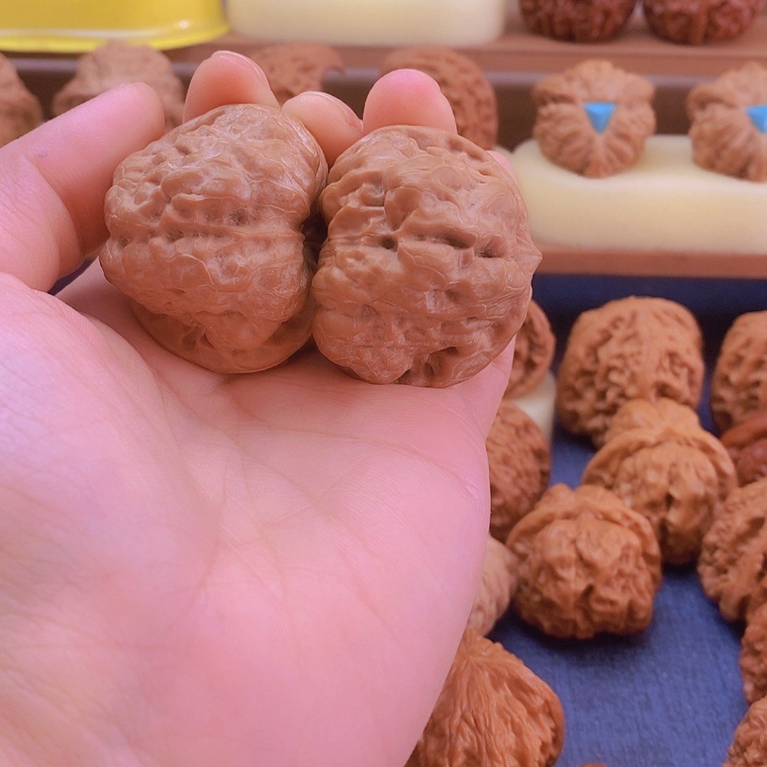 43全品蛤蟆头文玩核桃红皮