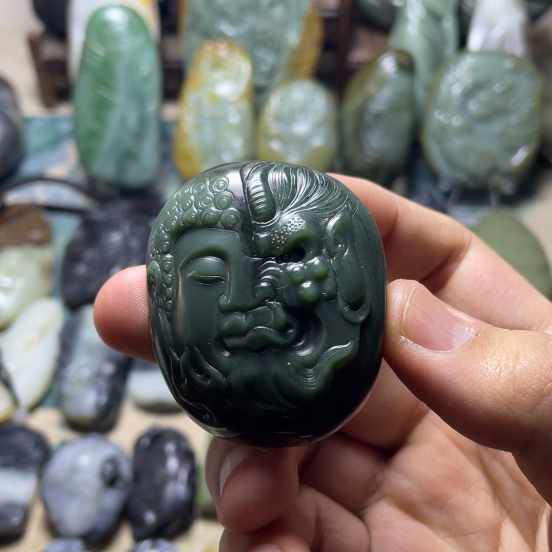 和田玉未镶嵌挂件一念之间