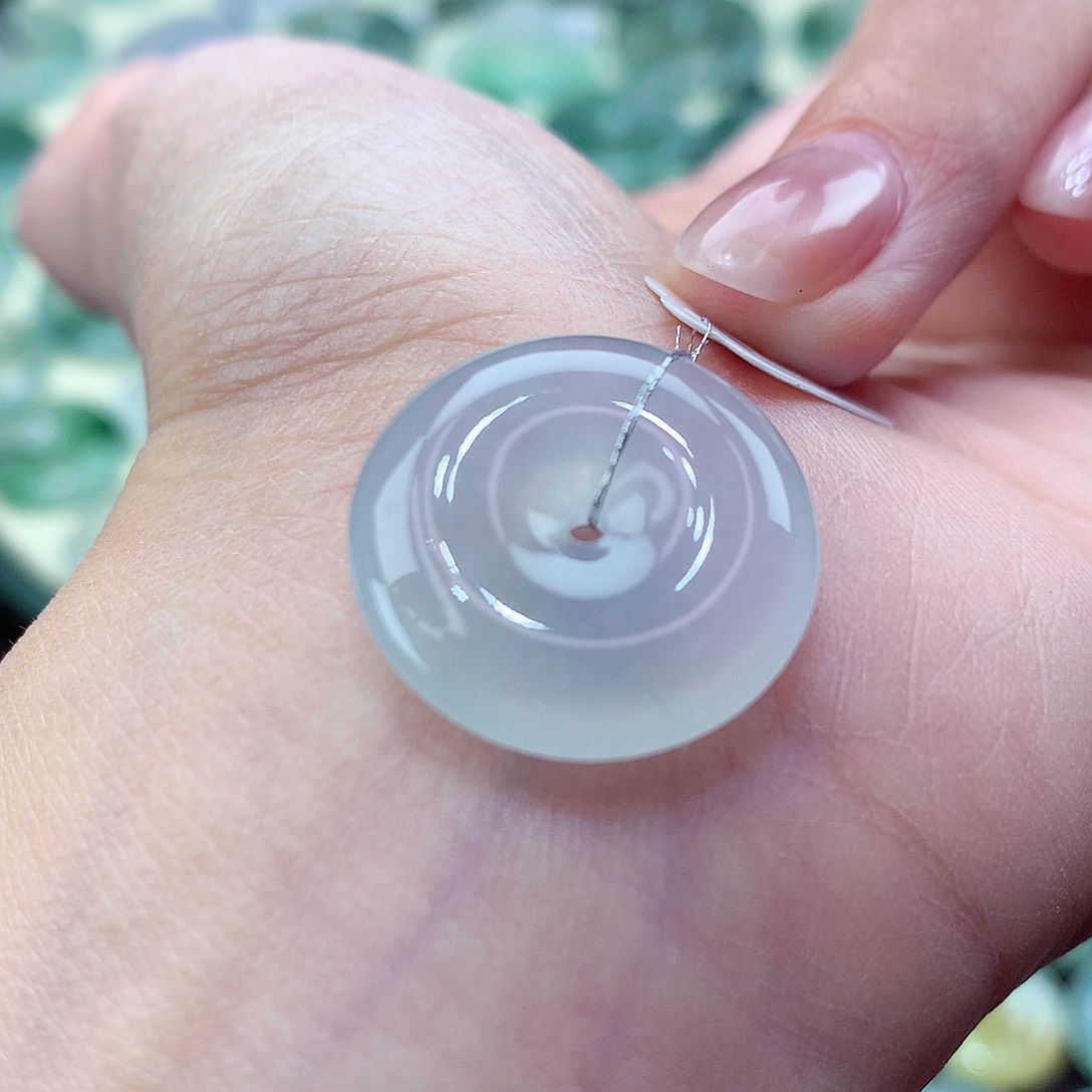 翡翠颈饰未镶嵌编号27。尺寸20.4-5.5