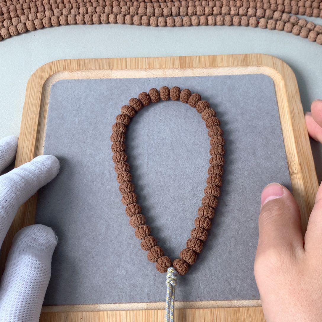 金刚菩提吊坠A***生手持9.4