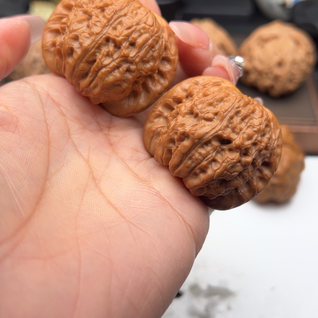 文玩核桃把件血麒麟